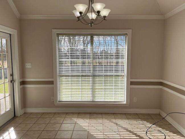 Building Photo - 2457 Brookside Dr