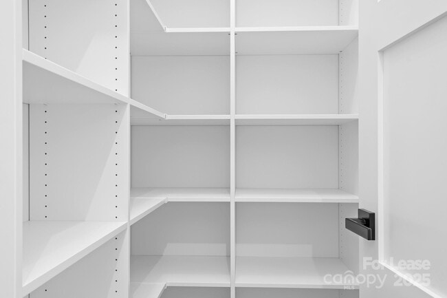 Building Photo - 106 Arbor Dr