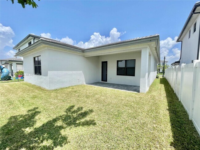 Building Photo - 17324 SW 41st St