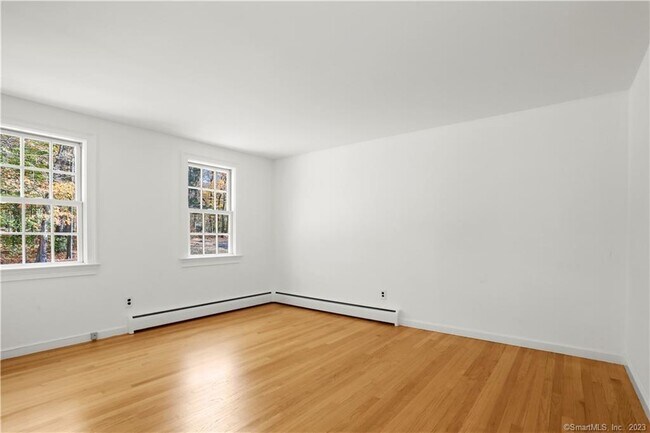 Building Photo - 202 S Bald Hill Rd