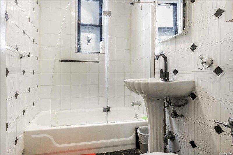 Building Photo - 41-12 41st St