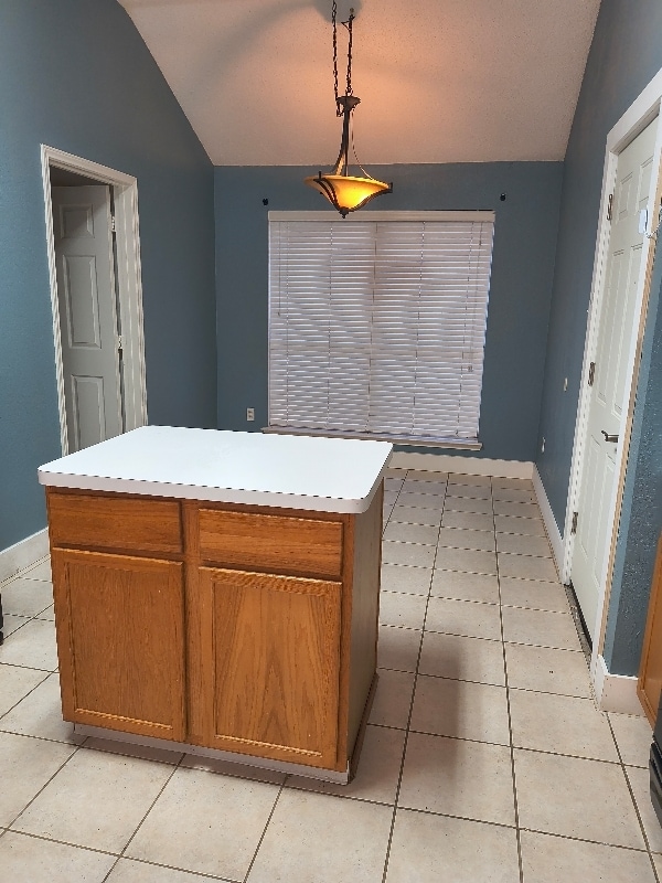 Building Photo - 1419 Vanderbilt Ln