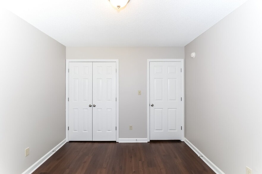 Building Photo - 8456 Cross Point Dr