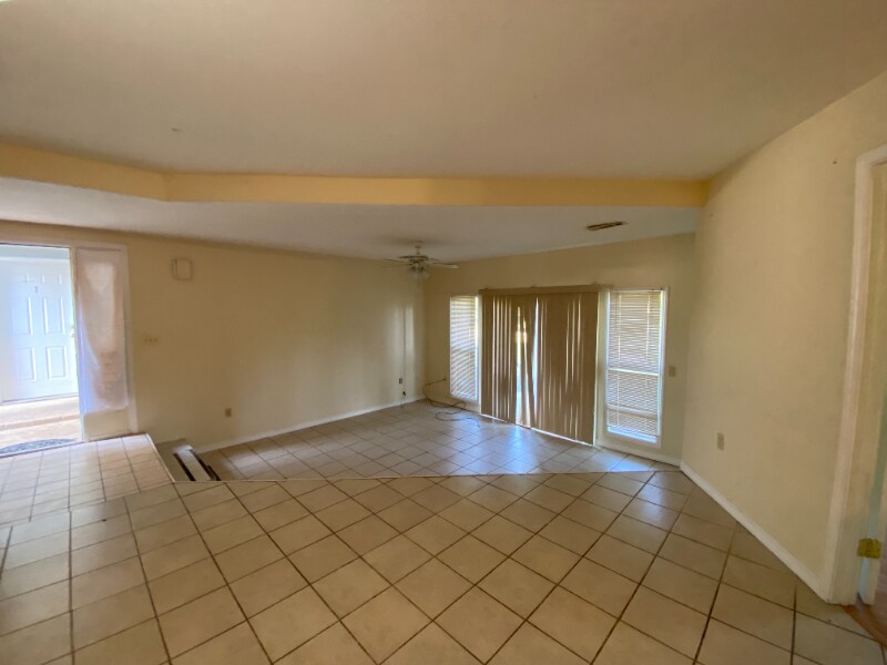 Building Photo - 1811 Central Blvd