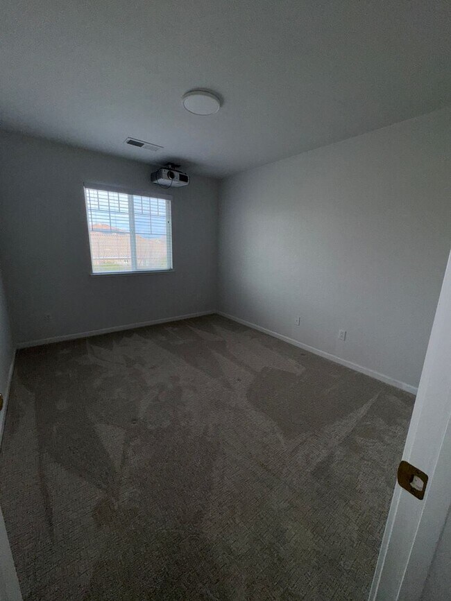 Building Photo - Looking for a Great Place to live?