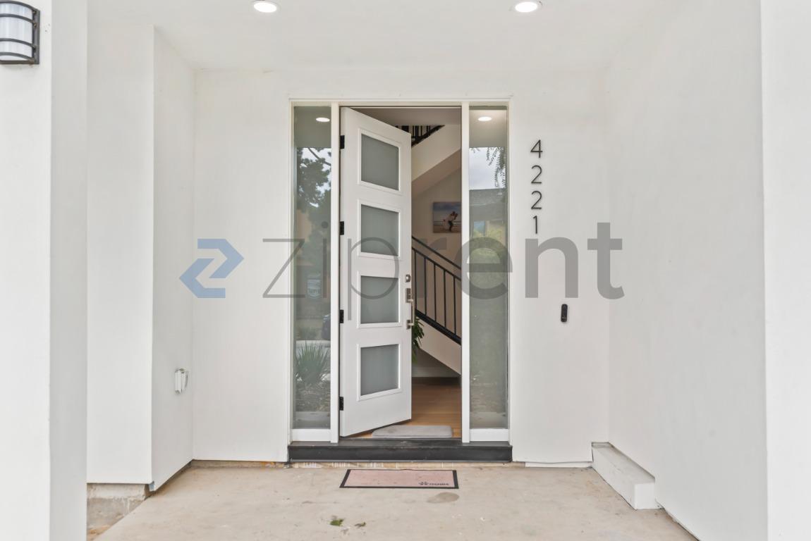 Building Photo - Unit