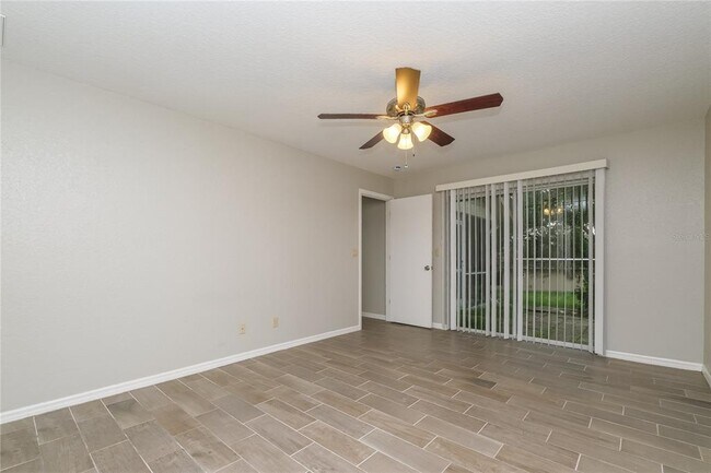 Building Photo - 6084 Freeport Dr