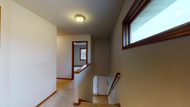 Building Photo - Available 9/20 - Established Neighborhood