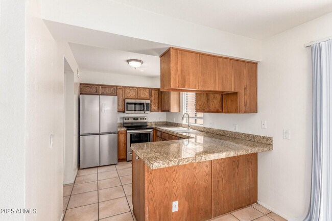 Building Photo - 13627 N Hamilton Dr