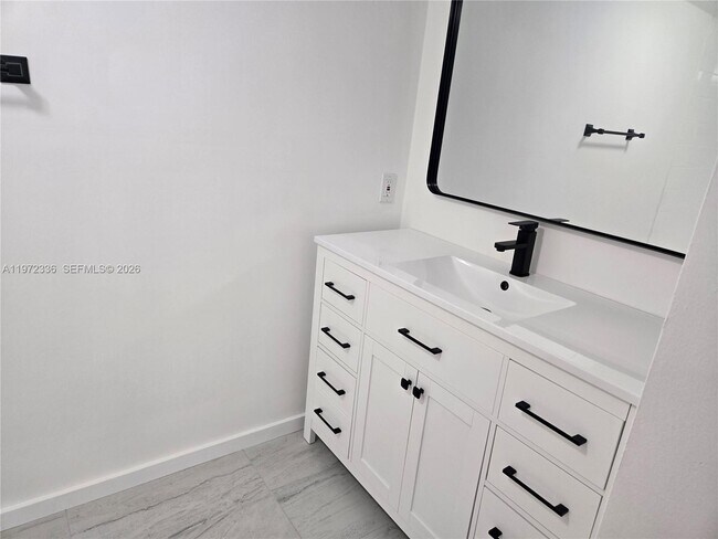 Building Photo - 1122 NW 125th Path