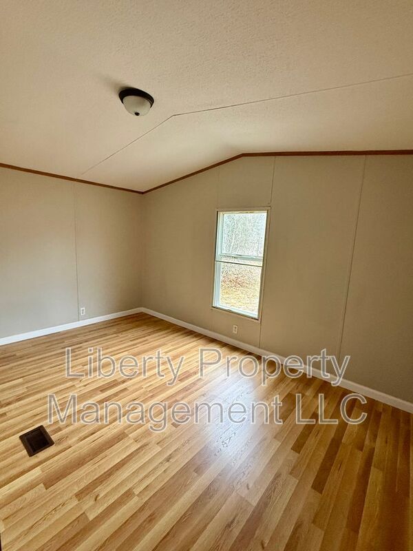 Building Photo - 48 Hillside Ln