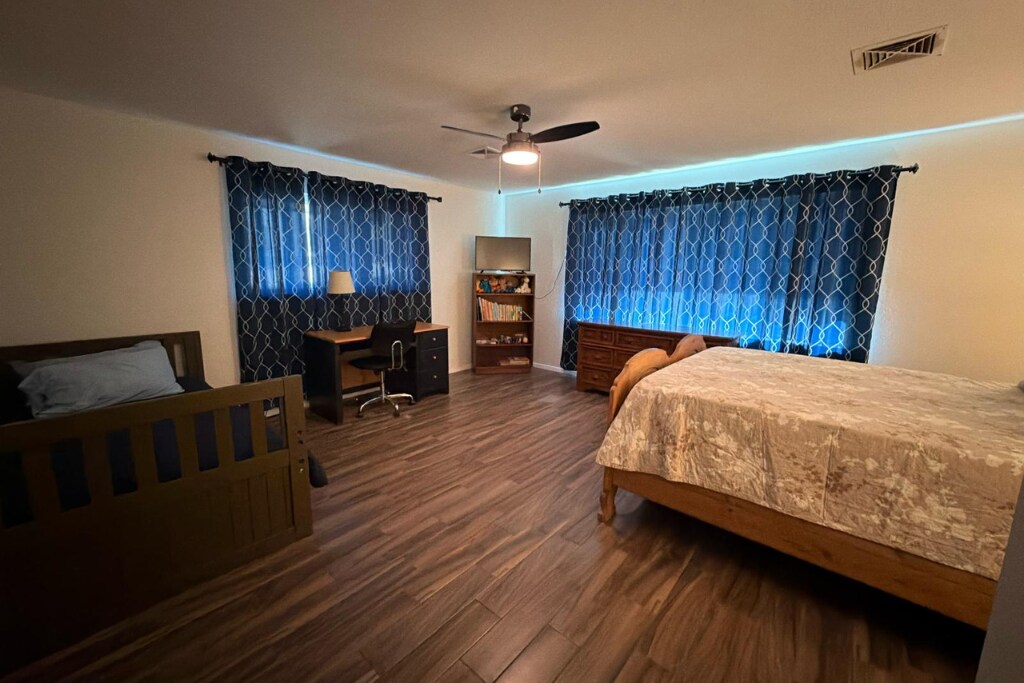 Building Photo - 809 NW 9th St