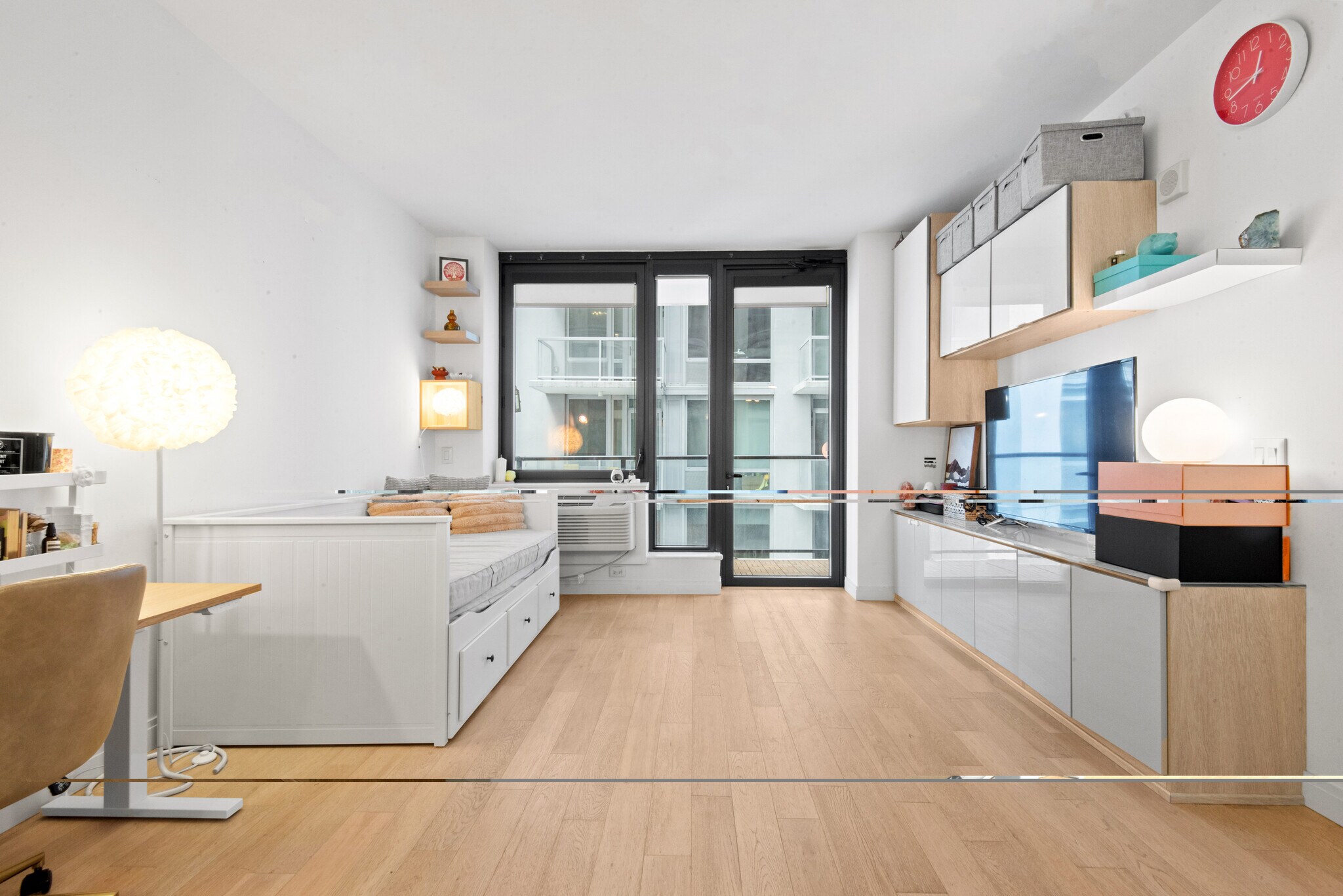 Building Photo - 160 1st St