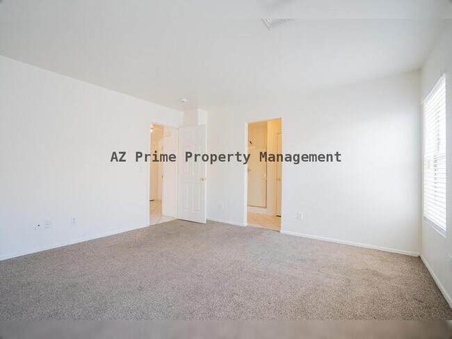 Building Photo - 13002 W Paradise Dr