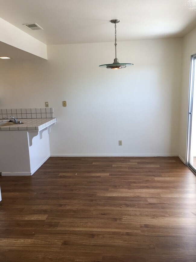 Building Photo - 1961 Moss Beach Ct