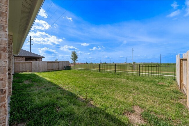 Building Photo - 3827 Pierce Pl Ln