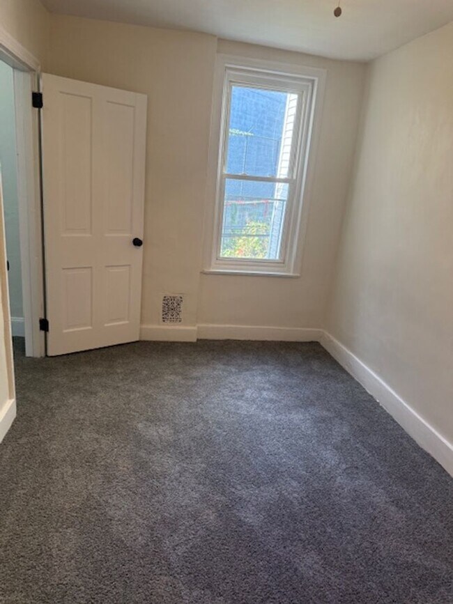 Building Photo - Germantown Home Available Now