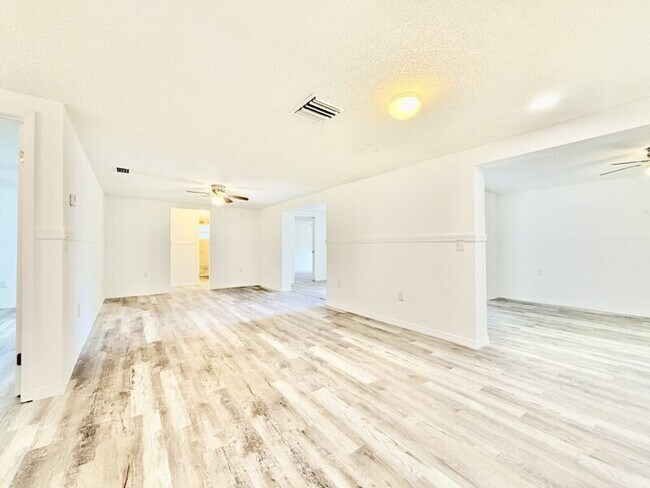 Building Photo - 5707 Quist Dr