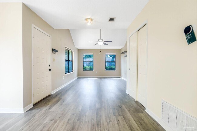 Building Photo - 1711 Bennetts End
