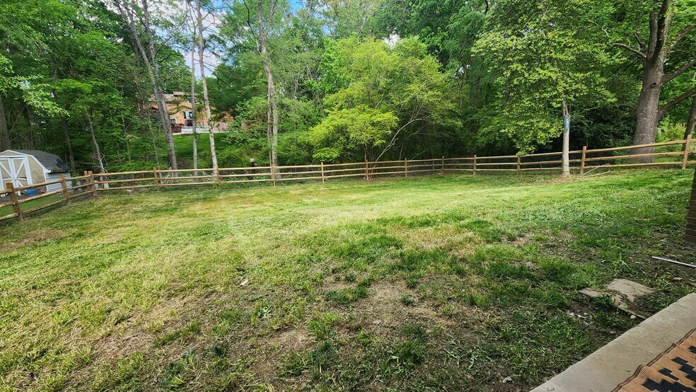 Building Photo - 11301 Smoke Tree Ln