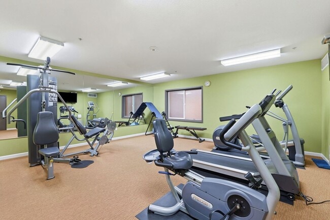 Building Photo - Availabe Now!