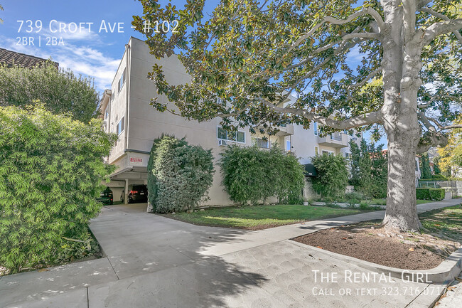 Building Photo - Spacious Poolside Retreat – A WeHo 2BR/ 2B...