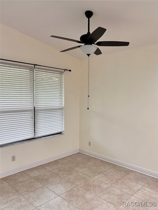 Building Photo - 2395 N Brentwood Cir