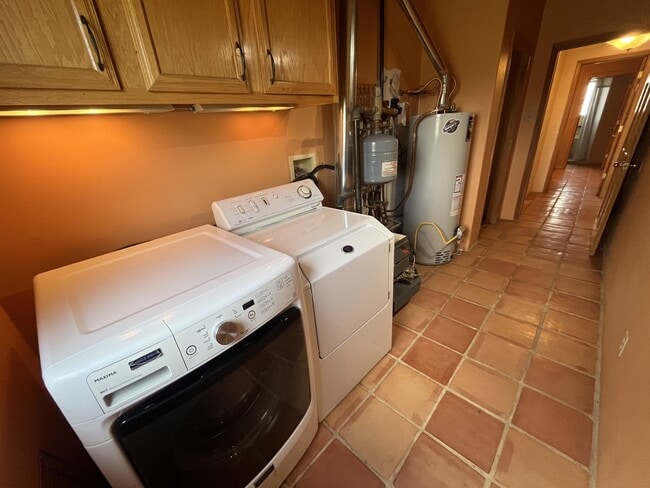 Building Photo - 120 Los Cordovas