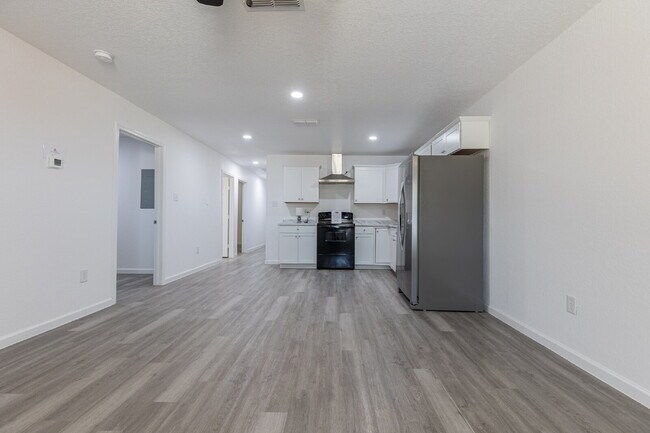 Building Photo - 1006 Co Rd 4516