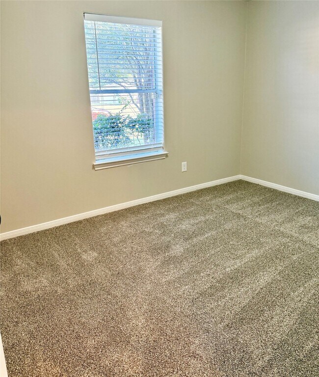 Building Photo - 16306 Many Trees Ln