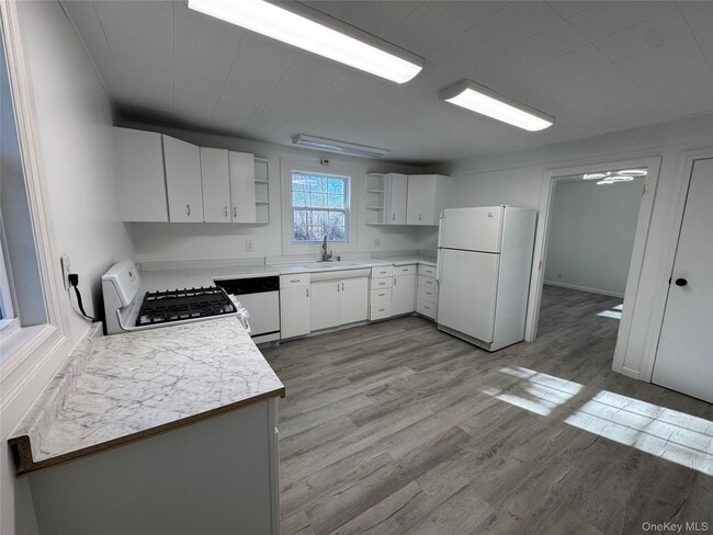 Building Photo - 68 Chapel Rd