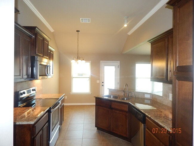 Building Photo - Charming 3 + Bedroom Home in The Grove + D...