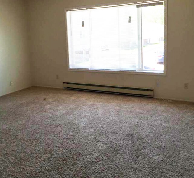 Building Photo - 2067 Sunflower Ln