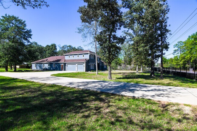 Building Photo - 12446 Willis Waukegan Rd