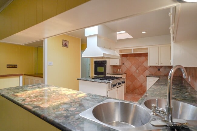 Building Photo - 7914 Braes Meadow Dr