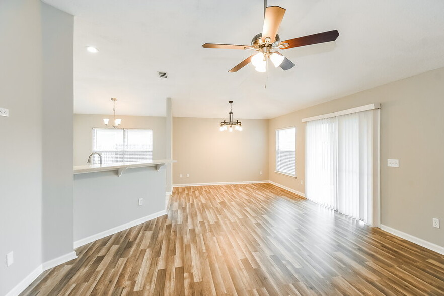 Building Photo - 45098 Amhurst Oaks Dr