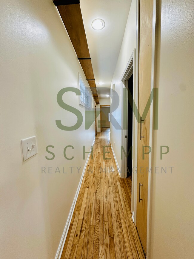 Building Photo - Modern 2BR off Eastern Parkway now available!