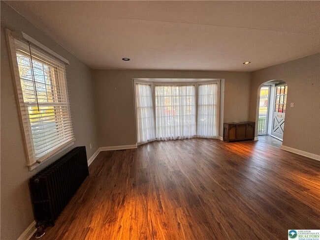Building Photo - 724 N Muhlenberg St