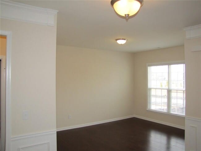 Building Photo - 462 Spring View Dr