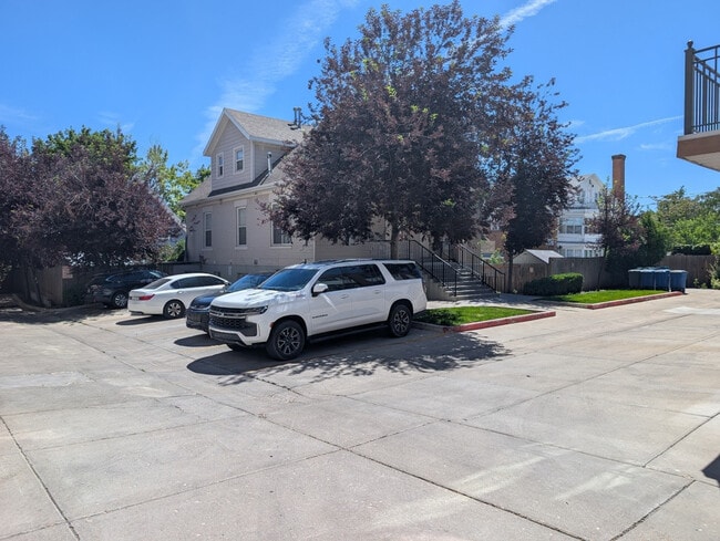 Building Photo - 676 Markea Ave
