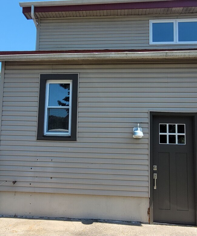 Back entrance - 248 W Franklin St