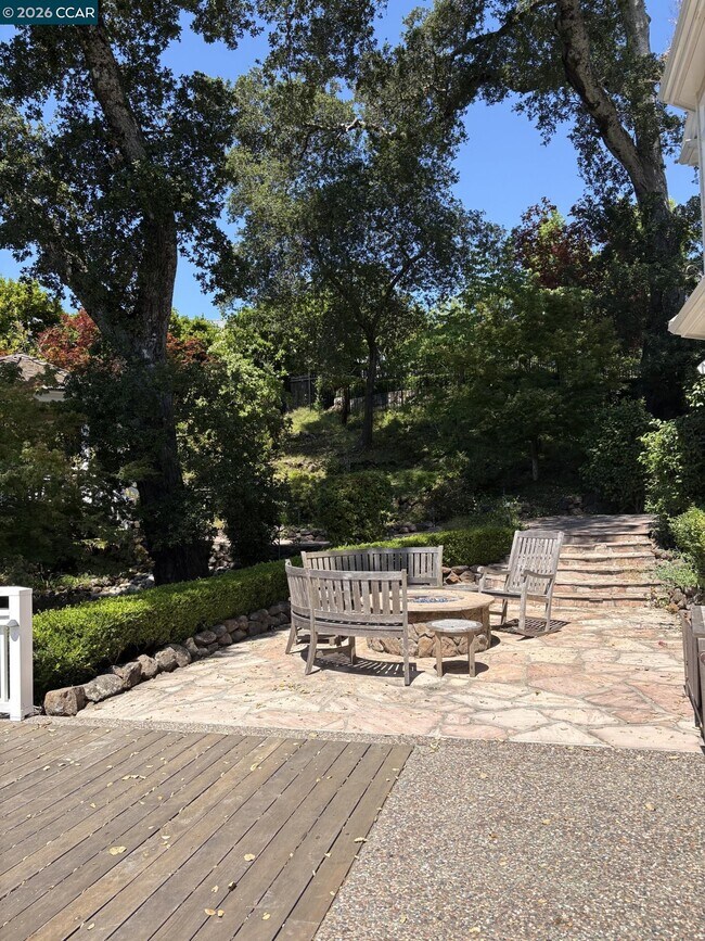 Building Photo - 39 Orinda View Rd