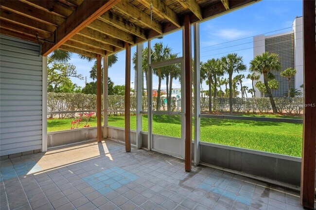 Building Photo - 900 Harbour House Dr