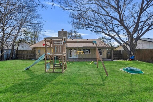 Building Photo - 1467 S Meadows Dr