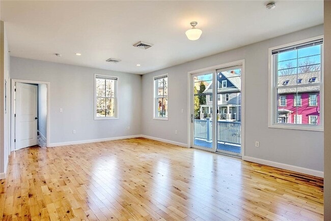 Building Photo - 400 Hope St