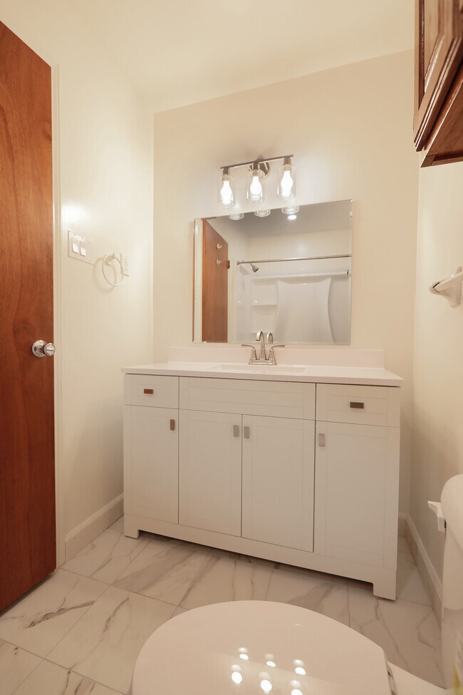 Building Photo - 2509 Paddock Ct