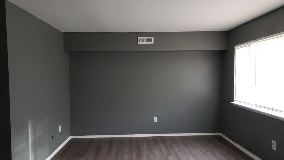 Building Photo - 2530 Cottonwood Ct