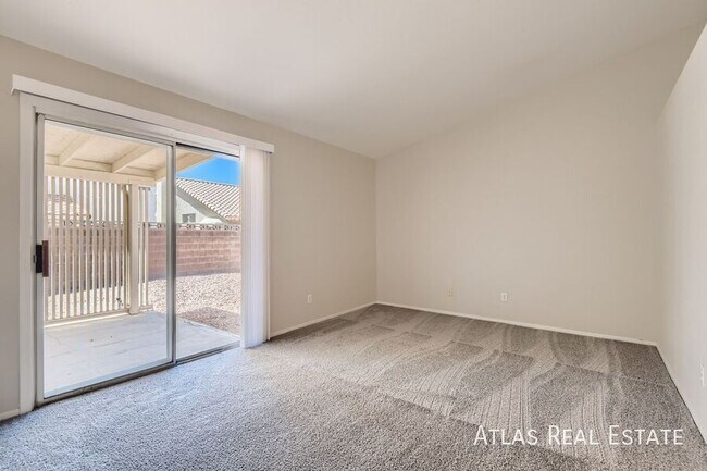 Building Photo - 1833 Fan Fare Dr