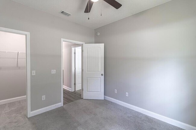 Building Photo - 404 Talmadge Rd