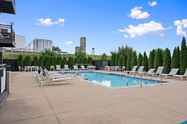 Building Photo - 1638 54th Ave N